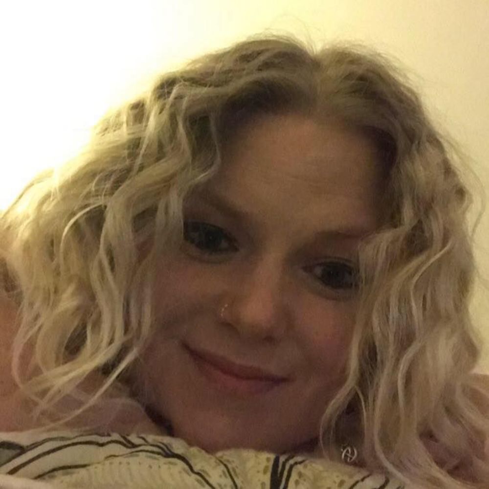 Meet your Posher, Cassandra
